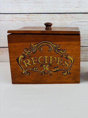 VTG Wooden Recipe Card Box Large Lidded Rustic Kitchen Décor